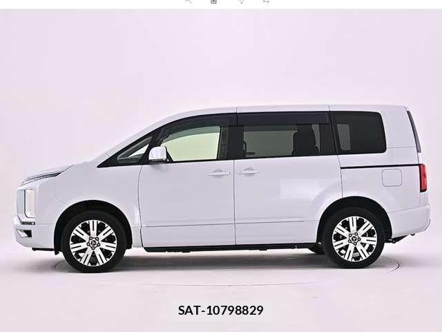 Mitsubishi DELICA 2022-05 8741713-2