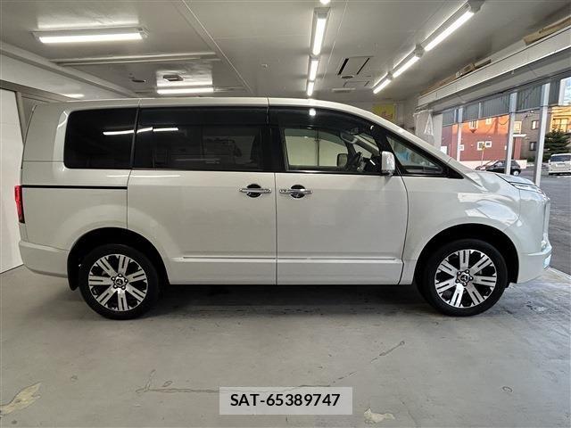 Mitsubishi DELICA 2021-09 8741714-3