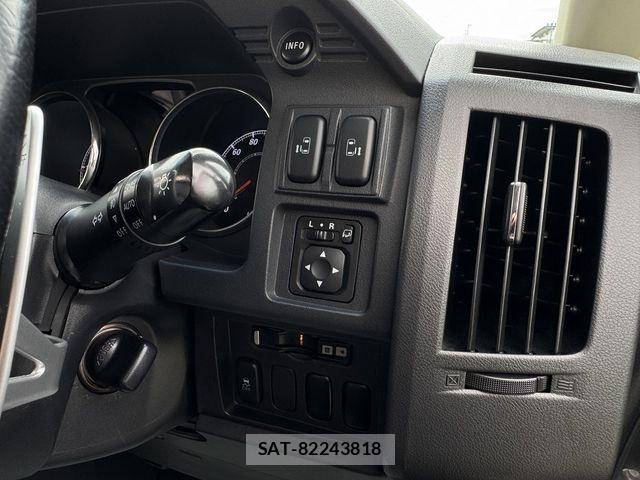Mitsubishi DELICA 2015-09 8780016-17