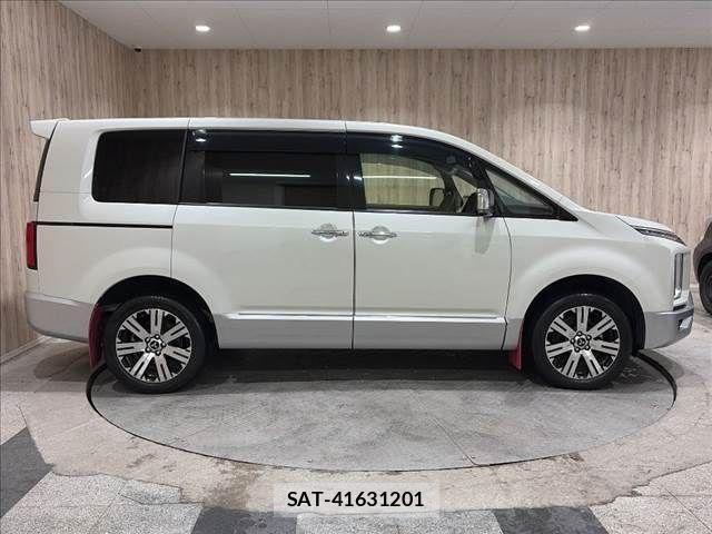 Mitsubishi DELICA 2021-08 8780008-19
