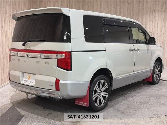 Mitsubishi DELICA 2021-08 8780008-20