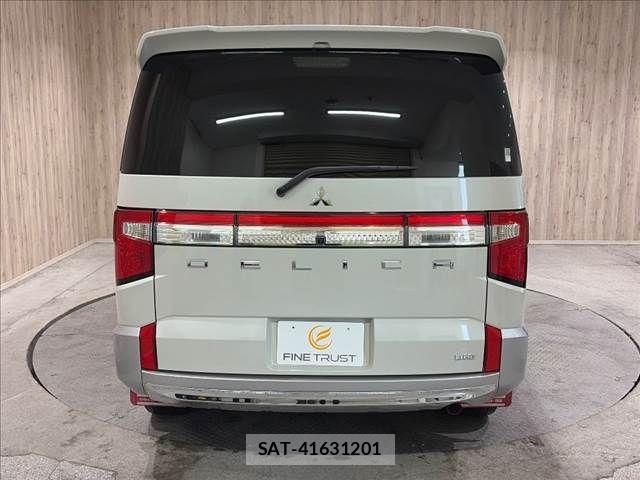 Mitsubishi DELICA 2021-08 8780008-21