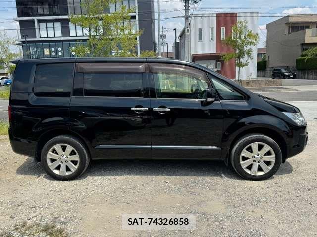 Mitsubishi DELICA 2015-07 8795797-19