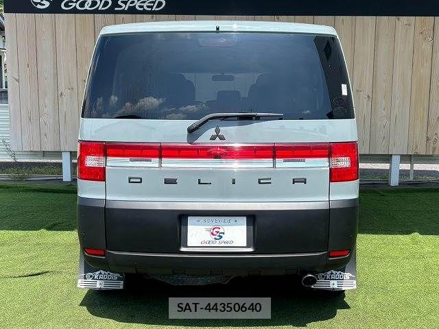 Mitsubishi DELICA 2014-05 8795799-15