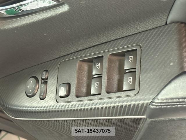 Mitsubishi DELICA 2023-09 8795784-18