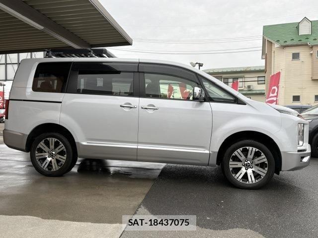 Mitsubishi DELICA 2023-09 8795784-3
