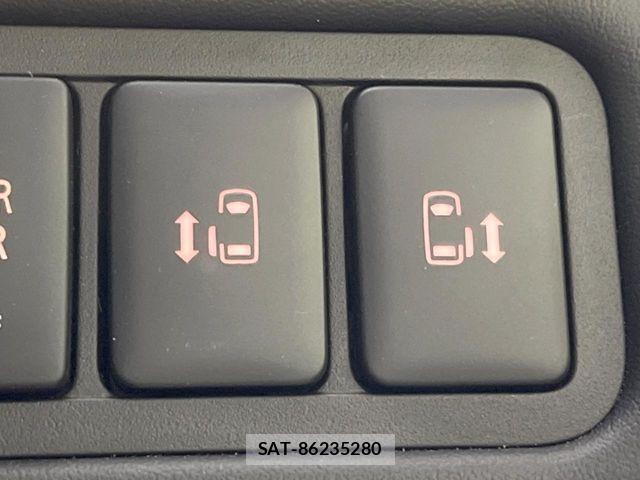 Mitsubishi DELICA 2024-10 8795782-4