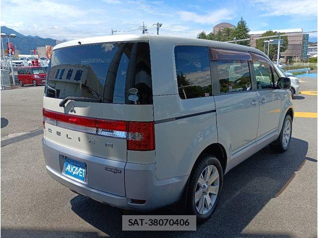 Mitsubishi DELICA 2012-01 8828751-1