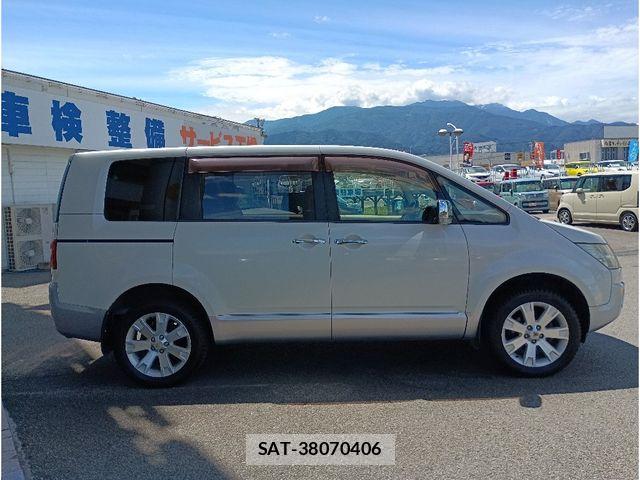 Mitsubishi DELICA 2012-01 8828751-3