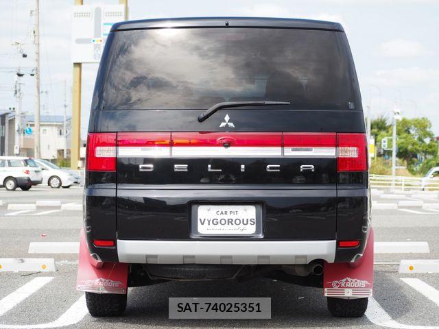 Mitsubishi DELICA 2011-06 8828760-11