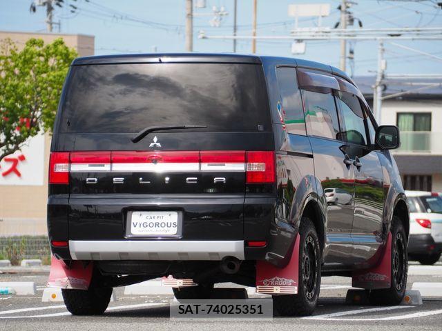 Mitsubishi DELICA 2011-06 8828760-12