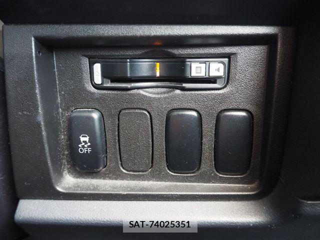 Mitsubishi DELICA 2011-06 8828760-16