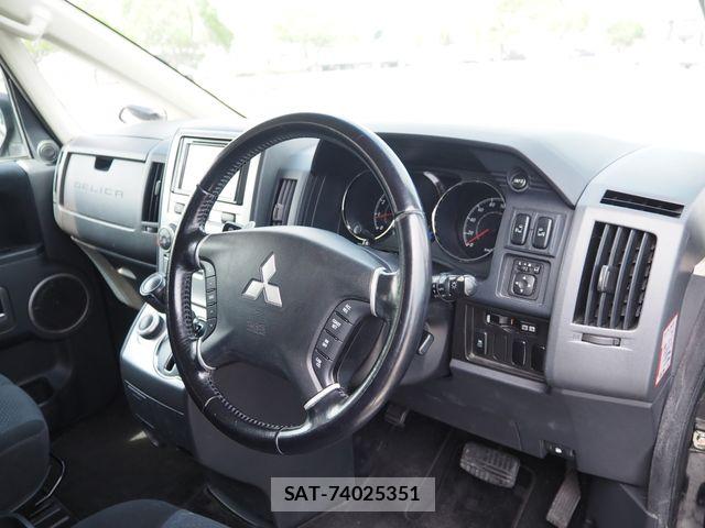 Mitsubishi DELICA 2011-06 8828760-1