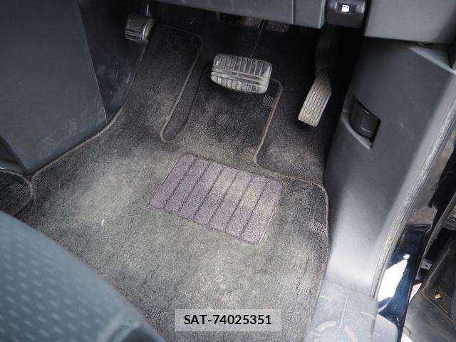 Mitsubishi DELICA 2011-06 8828760-22