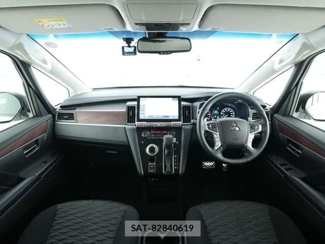 Mitsubishi DELICA 2024-12 8828723-4