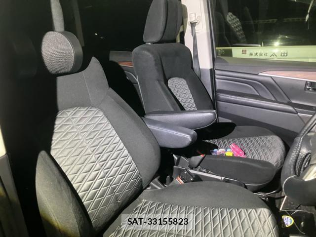 Mitsubishi DELICA 2023-01 8828728-12