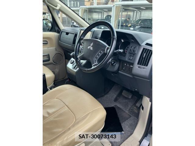 Mitsubishi DELICA 2011-03 8828767-18