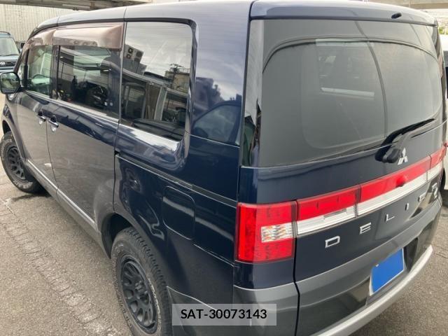 Mitsubishi DELICA 2011-03 8828767-3