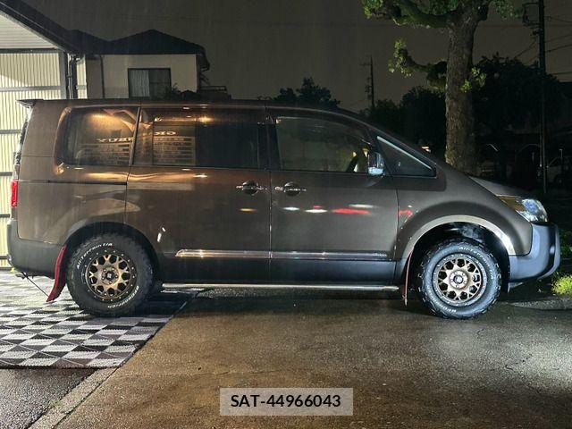 Mitsubishi DELICA 2015-06 8828741-11