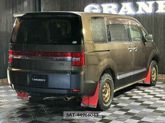 Mitsubishi DELICA 2015-06 8828741-13