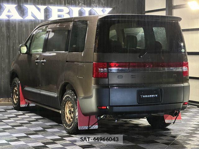 Mitsubishi DELICA 2015-06 8828741-14