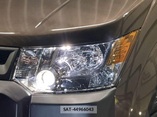 Mitsubishi DELICA 2015-06 8828741-18