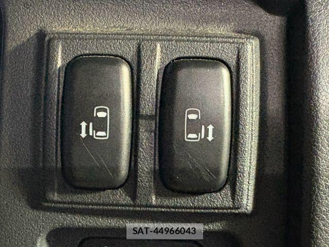 Mitsubishi DELICA 2015-06 8828741-2