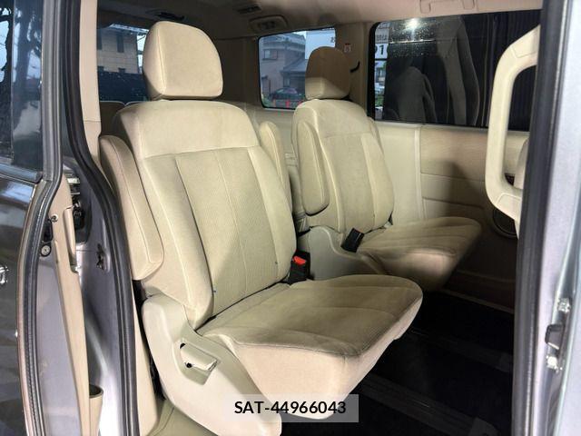 Mitsubishi DELICA 2015-06 8828741-6