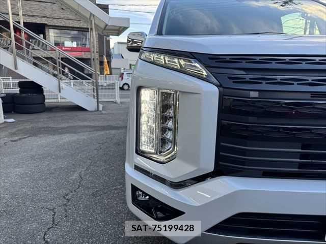 Mitsubishi DELICA 2023-01 8828735-9