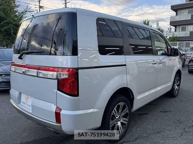 Mitsubishi DELICA 2023-01 8828735-14