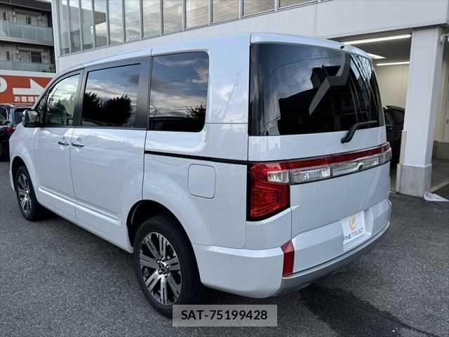 Mitsubishi DELICA 2023-01 8828735-16