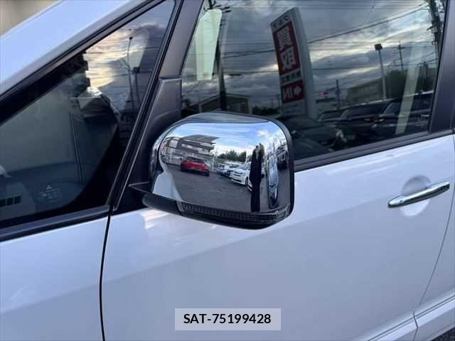 Mitsubishi DELICA 2023-01 8828735-21