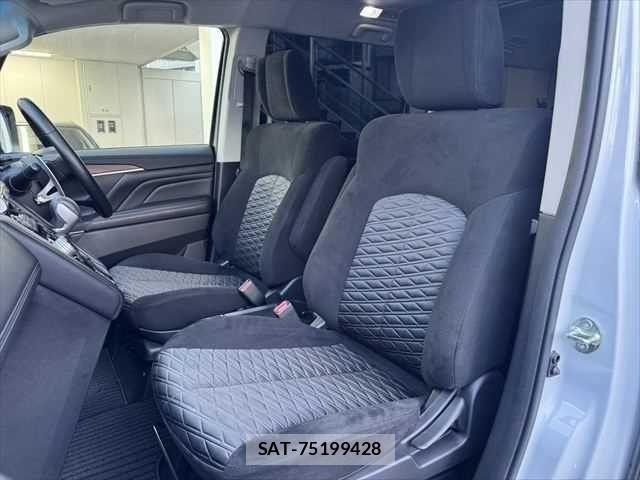 Mitsubishi DELICA 2023-01 8828735-26