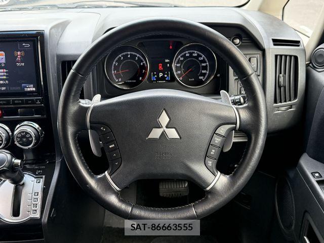 Mitsubishi DELICA 2014-02 8828758-9
