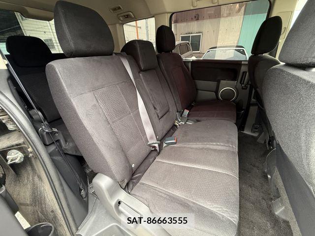 Mitsubishi DELICA 2014-02 8828758-14
