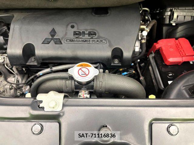 Mitsubishi DELICA 2016-10 8828739-17