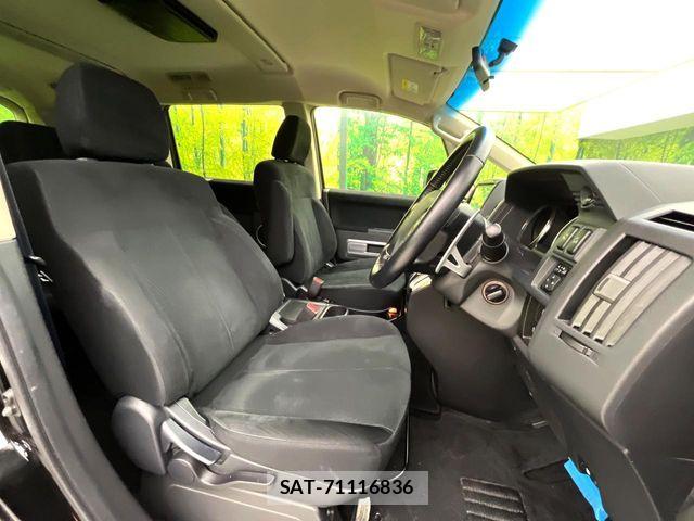 Mitsubishi DELICA 2016-10 8828739-6