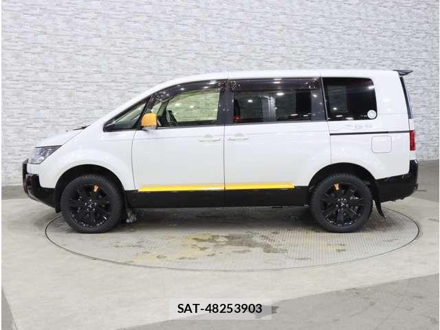 Mitsubishi DELICA 2018-11 8848743-11