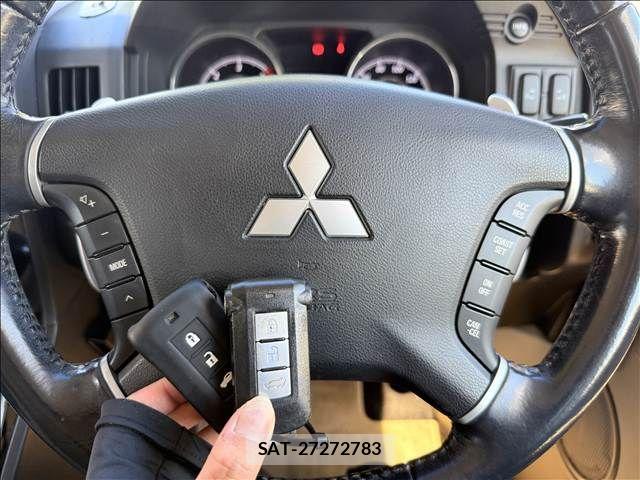 Mitsubishi DELICA 2017-10 8848742-17