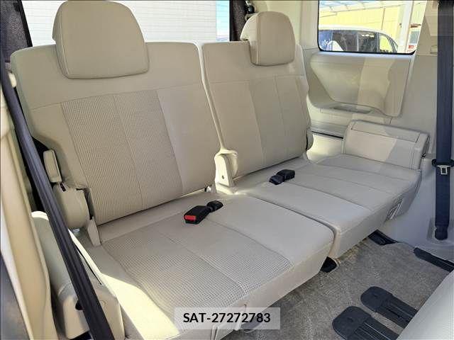 Mitsubishi DELICA 2017-10 8848742-26