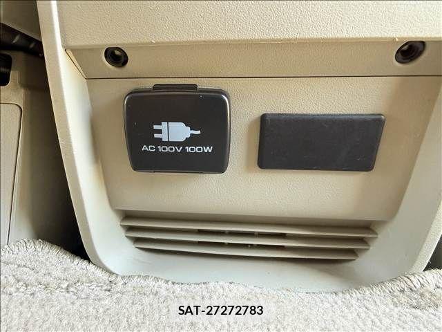 Mitsubishi DELICA 2017-10 8848742-29