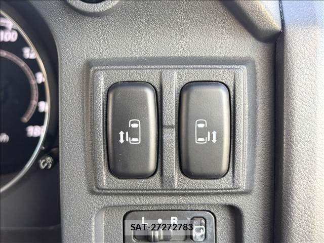 Mitsubishi DELICA 2017-10 8848742-3