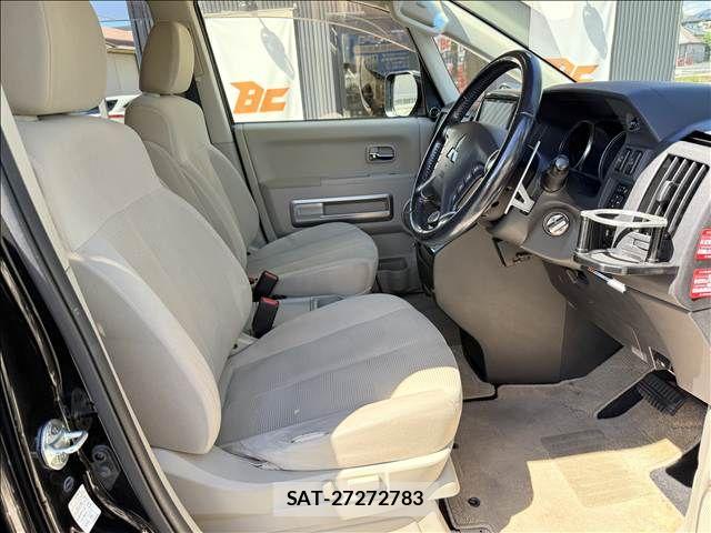 Mitsubishi DELICA 2017-10 8848742-8