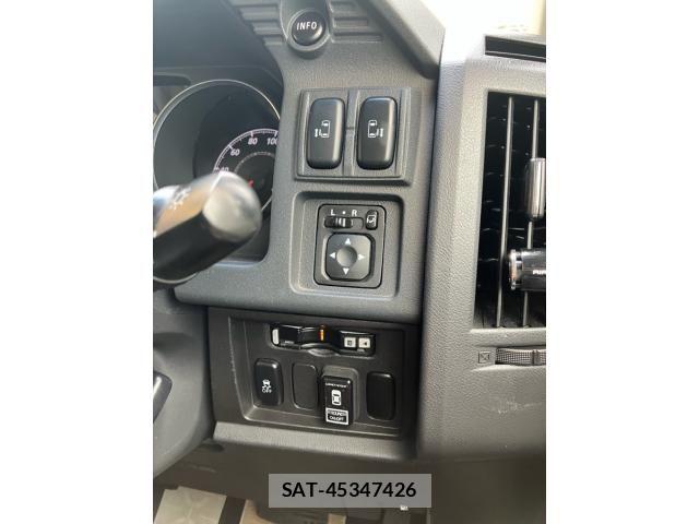 Mitsubishi DELICA 2014-01 8848749-13
