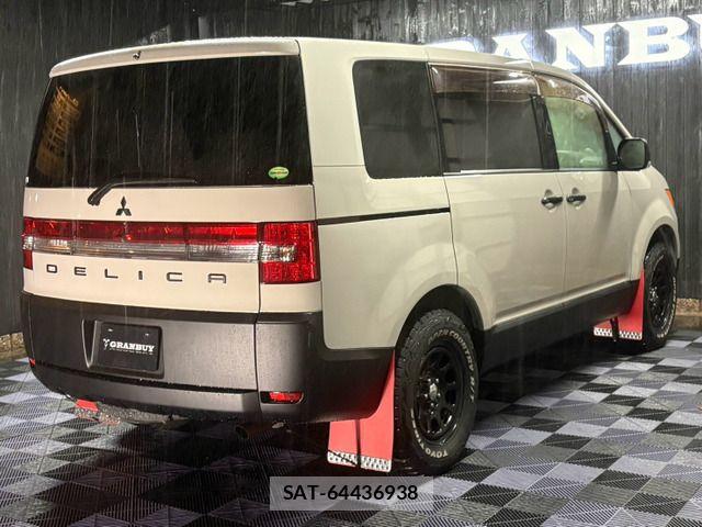 Mitsubishi DELICA 2014-11 8848746-13