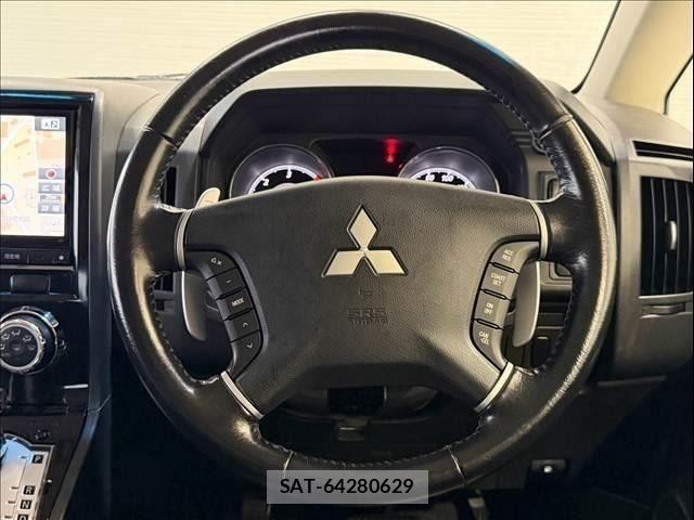 Mitsubishi DELICA 2016-03 8848745-11