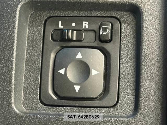 Mitsubishi DELICA 2016-03 8848745-25