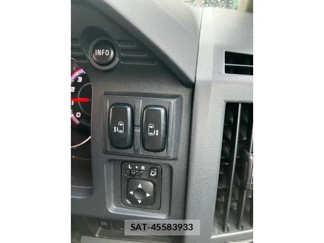 Mitsubishi DELICA 2008-11 8848750-27