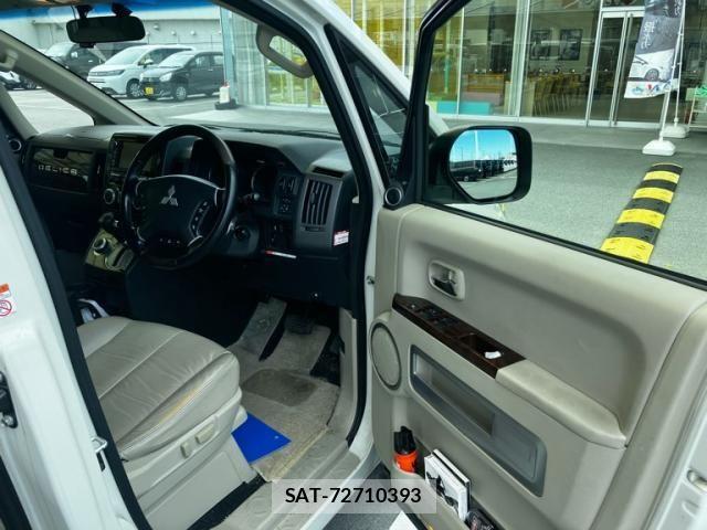 Mitsubishi DELICA 2014-03 8848748-15