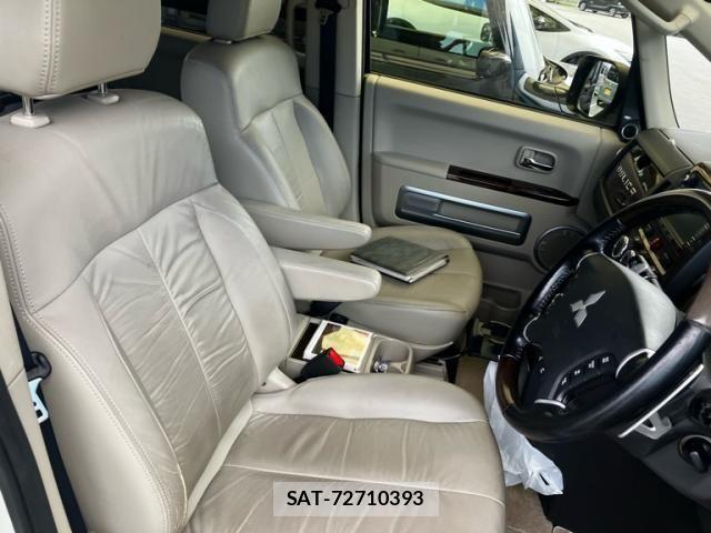 Mitsubishi DELICA 2014-03 8848748-16